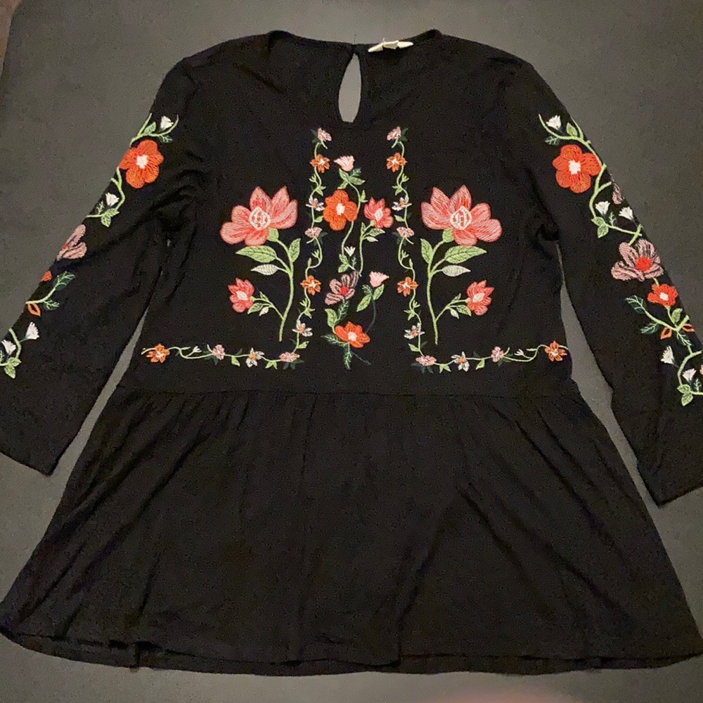 Like new Adiva Peplum Top-Embroidered Flowers